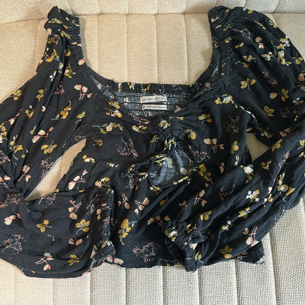 Urban outfitters smocked long sleeve square neck floral top size medium cropped